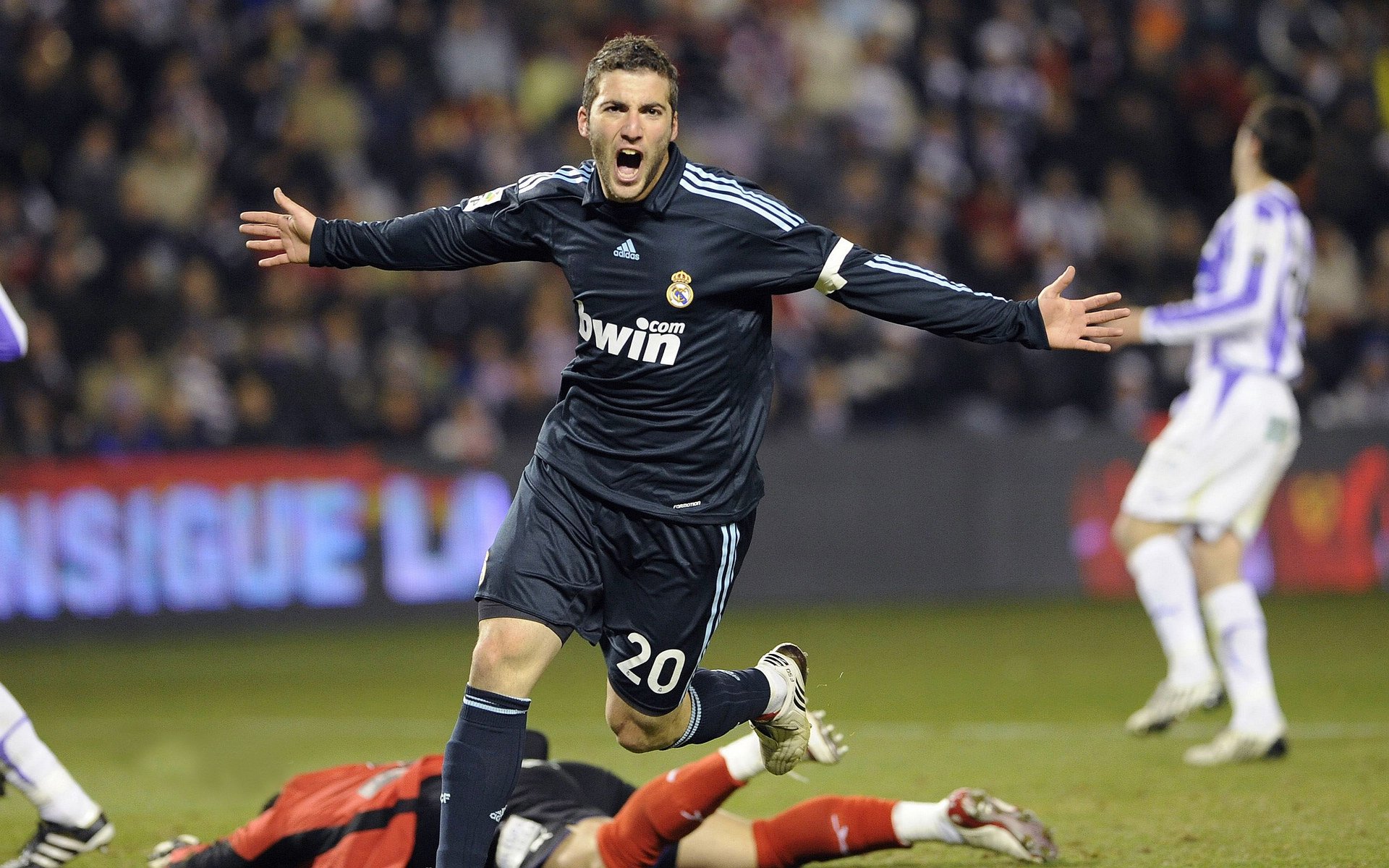 球员转会窗口闭合，多宗大牌交易尘埃落定，真实的球员转会消息一般不会来自哪里